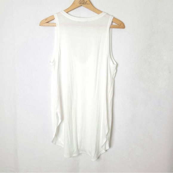 Express One Eleven White V-Neck Tank Top - Picture 2 of 3
